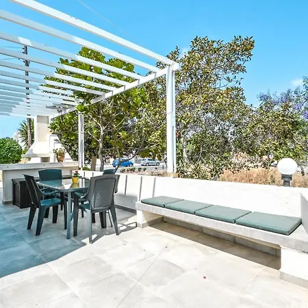 361-walk To Fig Tree Bay & Amenities Vila