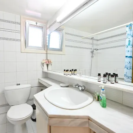 361-walk To Fig Tree Bay & Amenities