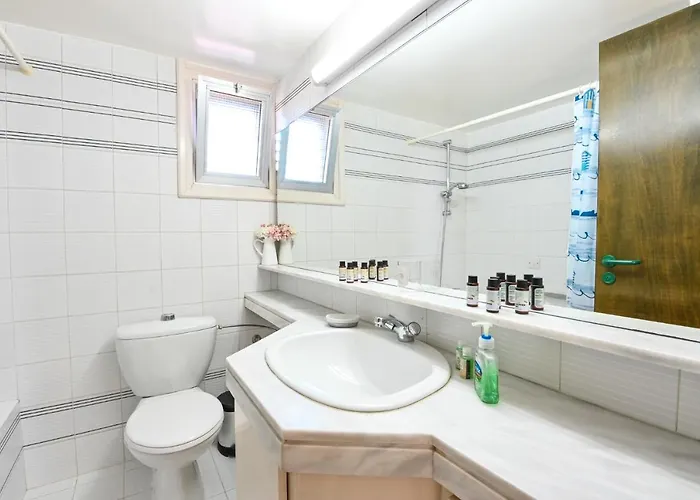 361-walk To Fig Tree Bay & Amenities