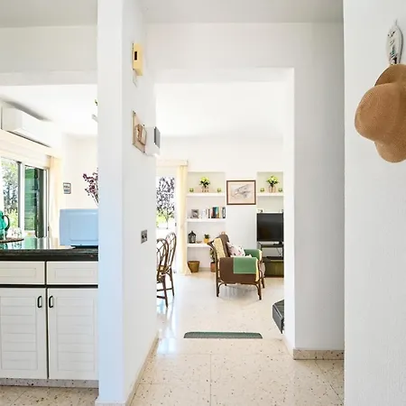 361-walk To Fig Tree Bay & Amenities Villa Protaras